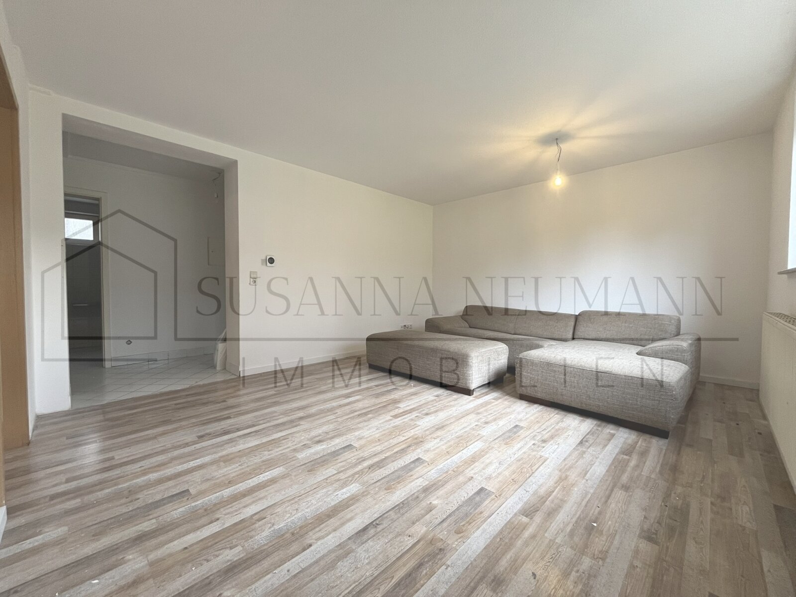 Attraktive 3-Zimmer Wohnung im Souterrain Attraktive 3-Zimmer Wohnung im Souterrain